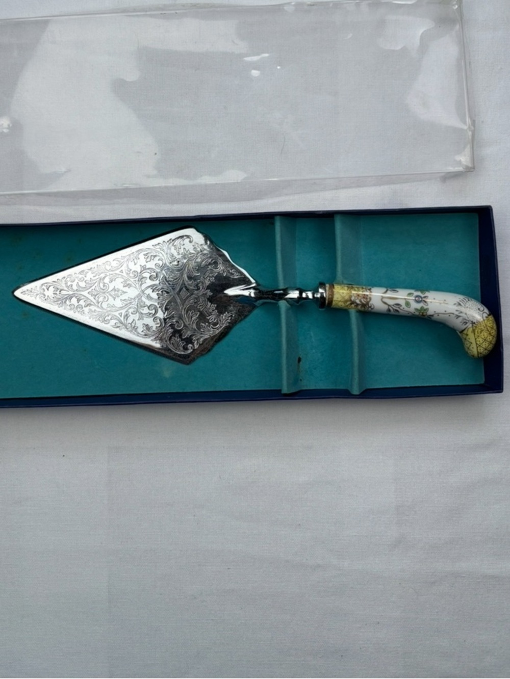 VTG Italian Silver Plated Cake Server Ornate Etched Blade Porcelain Handle w/Box